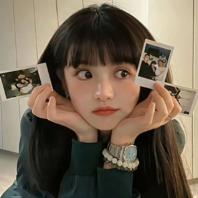 戴金丝边眼镜的人